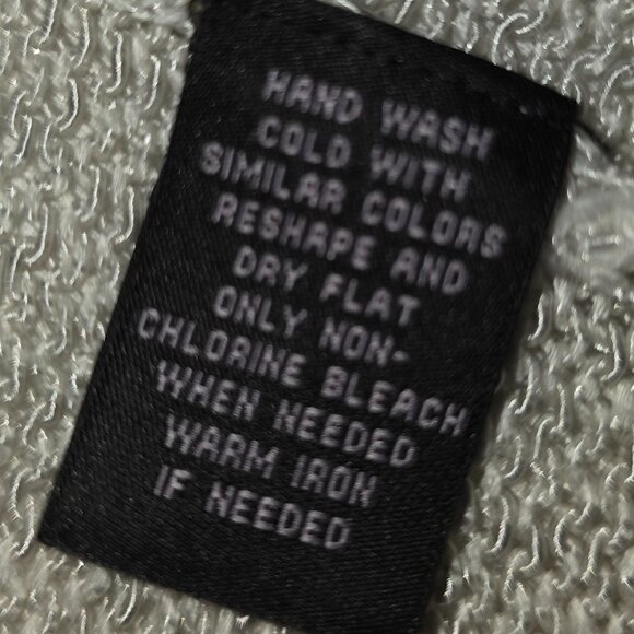 Investments women's knitted sweater, size medium. - Picture 6 of 8